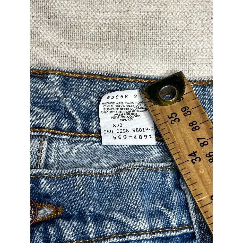 Vintage Levi's 560 Loose Fit Jeans Men's 40x30 USA Made Tapered Leg Light Wash